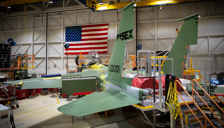 没落的地主：美空军着手生产第一批F-15EX战斗机